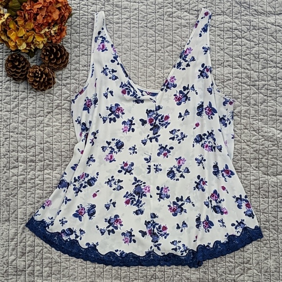Torrid Chiffon Floral Tank with Blue Lace Trim - Picture 7 of 7